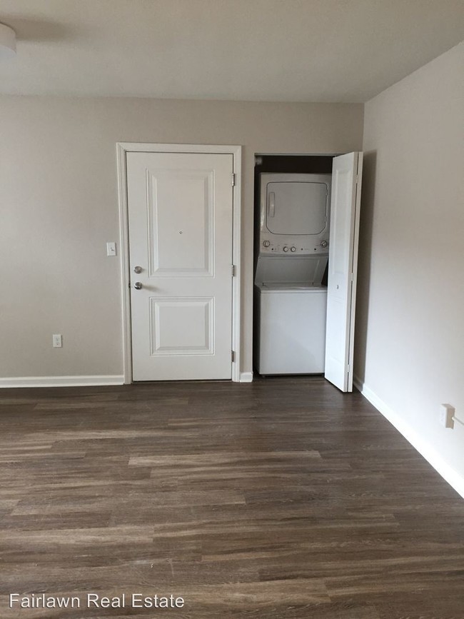 Building Photo - 1 br, 1 bath Apartment - 1402 Grandview Dr