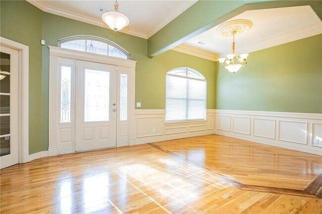 Building Photo - 2308 SW Chinquapin Ave