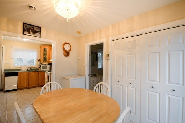 Photo du bâtiment - 33 Motion Dr