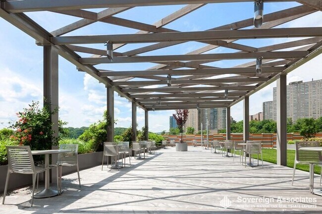 Foto del edificio - 150 West 225th Street