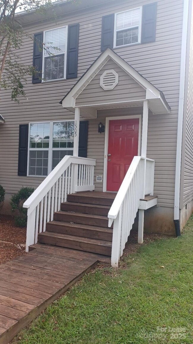 Building Photo - 1505 Flintwood Dr