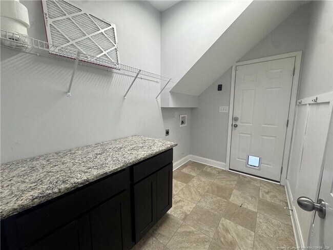 Foto del edificio - 1544 Vandenberg Dr