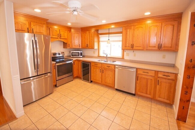 Foto del edificio - 29 Rainbow Ave