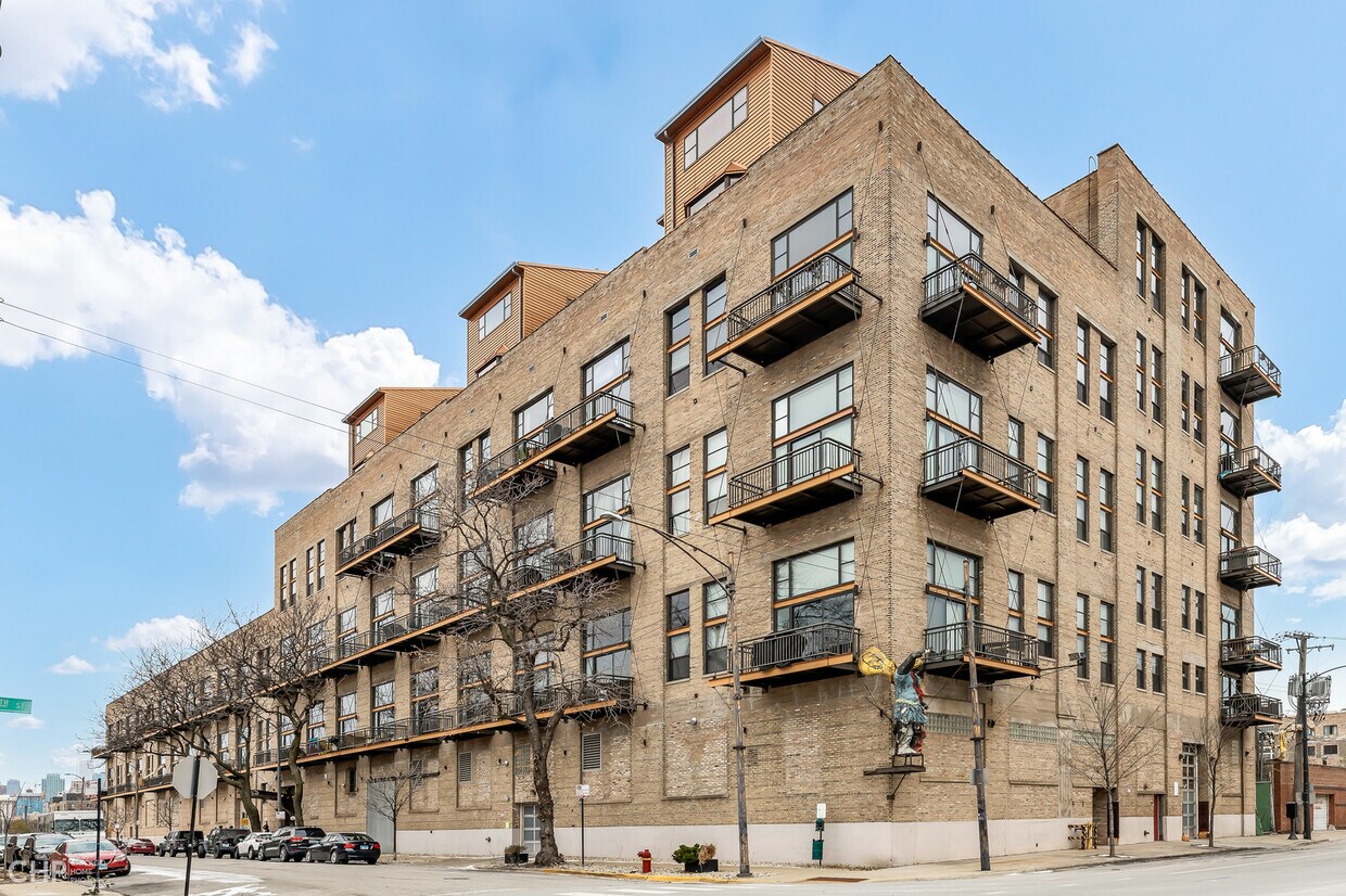 2545 S Dearborn St Unit 702, Chicago, IL 60616 Condo for Rent in