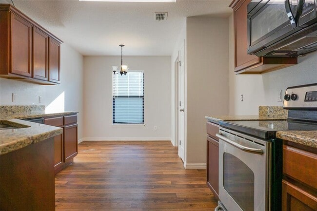 Foto del edificio - 960 Woodlark Dr