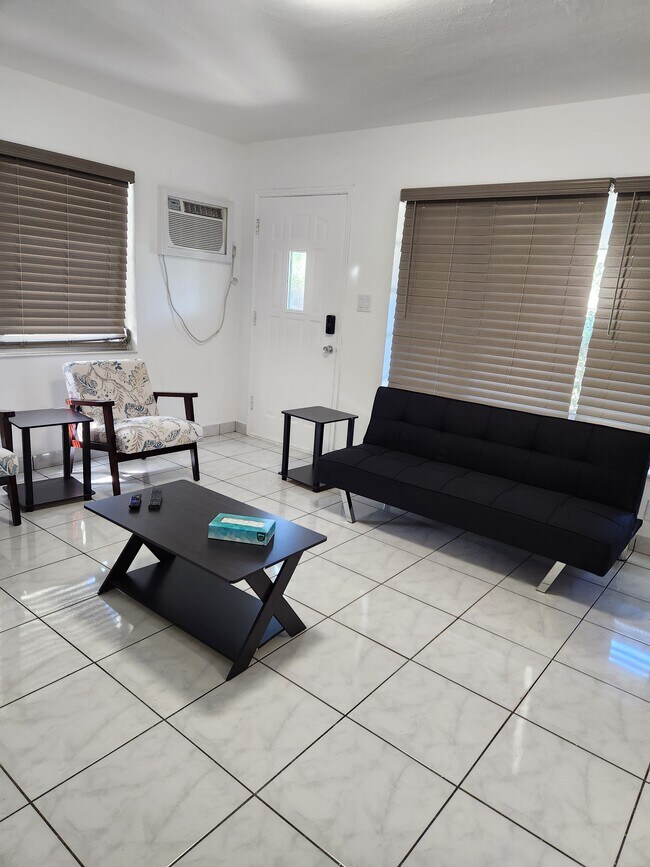 Foto del edificio - 2312 NE 4th St