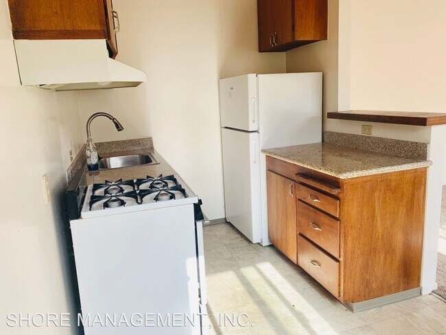 Building Photo - 4873 Niagara Ave