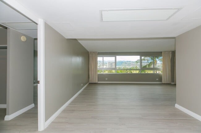 Foto del edificio - ? Spacious 2-Bedroom Condo at Fairway Manor – Incredible Value Near Waikiki! ?