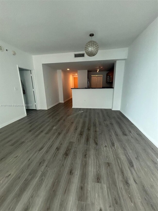 Foto del edificio - 244 Biscayne Blvd