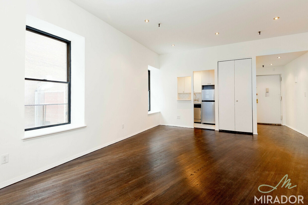 127 4th Ave
