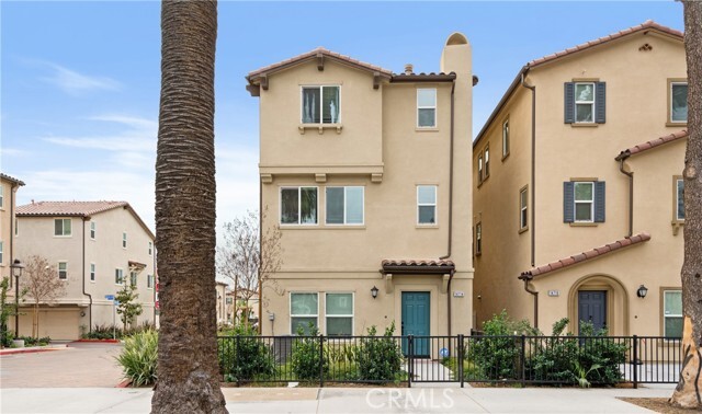 Building Photo - 14714 Sherman Way