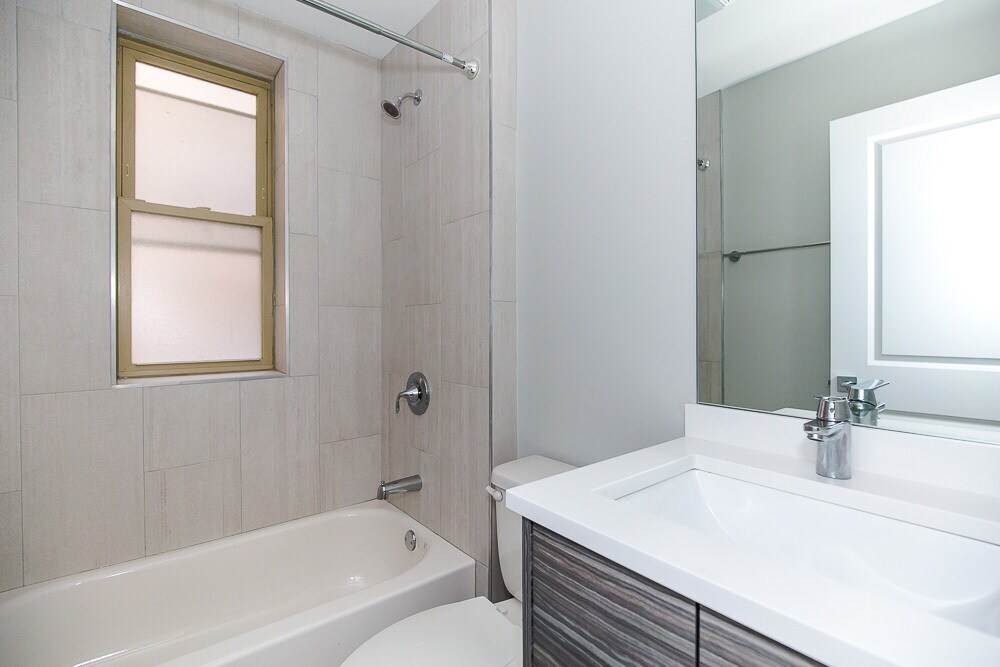 Foto principal - 3924 N Janssen Ave