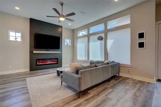 Foto del edificio - 3603 Kensington Gdns Ln