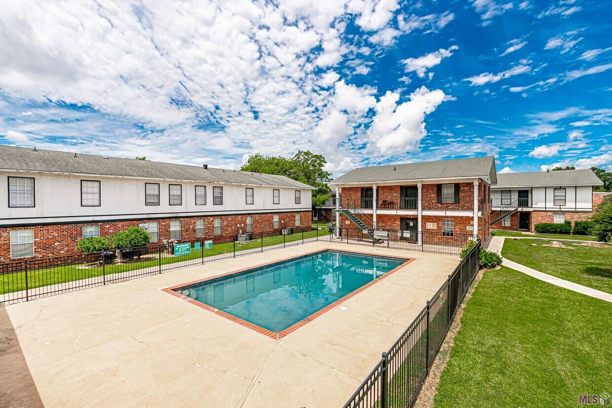 Primary Photo - Centrally located freshly painted condo is...