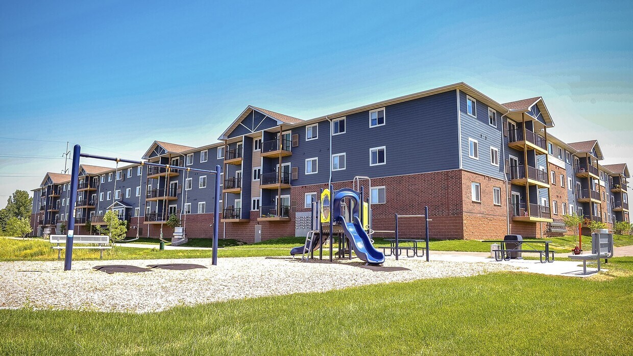 Emberwood Apartments in Blaine, MN