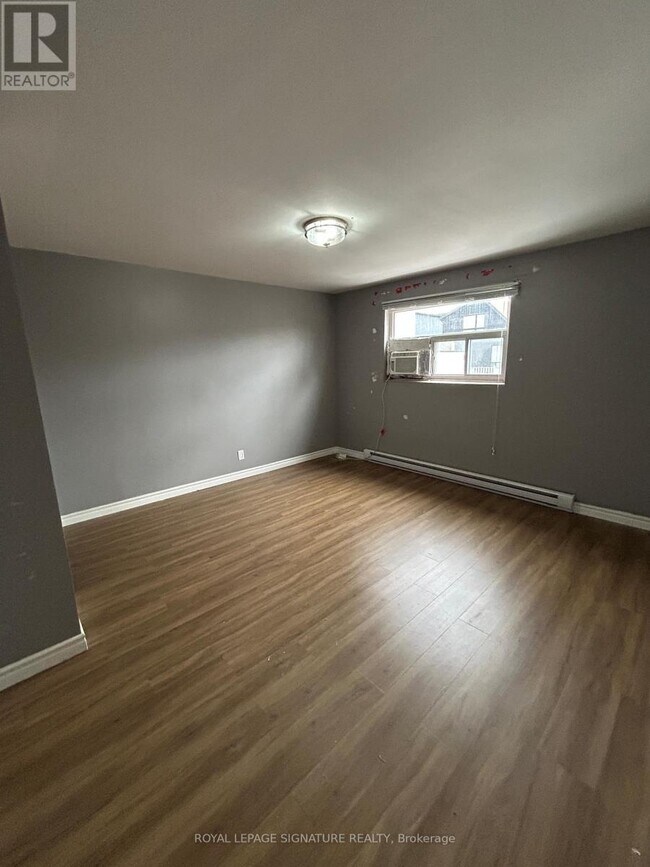 Photo du bâtiment - 608 Gerrard St E