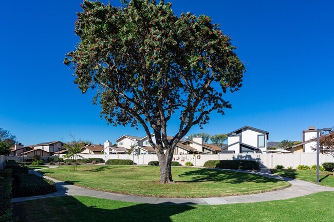 Foto del edificio - Charming Two Story Home!