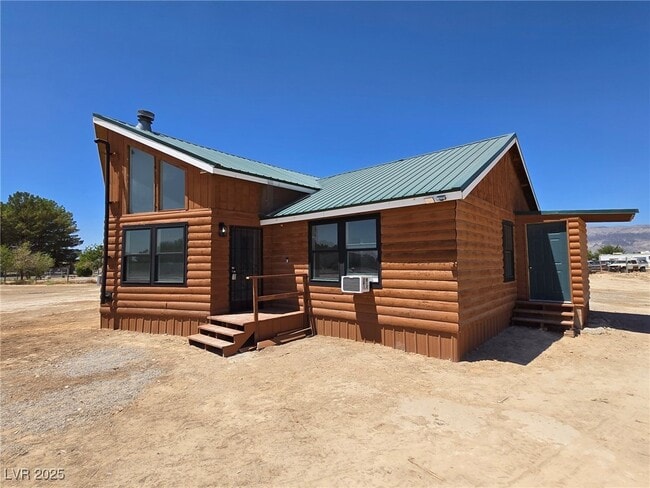 Building Photo - 270 W Patricia Ave