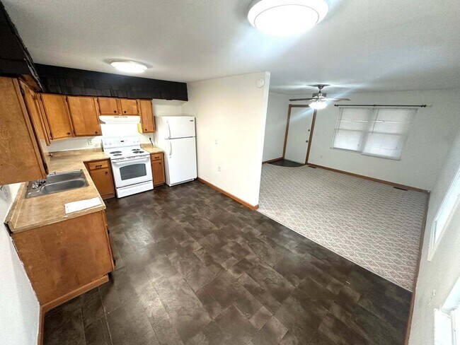 Foto del edificio - 3028 Meadowview Dr