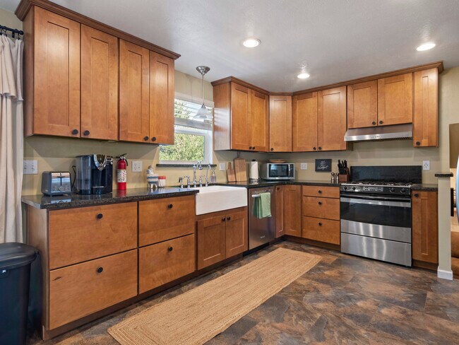 Building Photo - 7437 Ingalls Ct