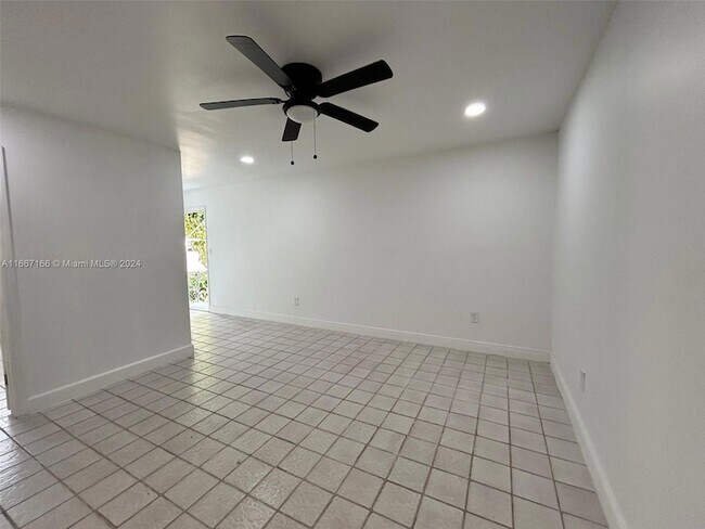 Foto del edificio - 3417 SW 25th Ter