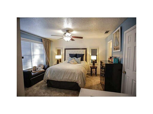 Dormitorio 3 - Suite con baño completo - 2022 River Heights Walk SE