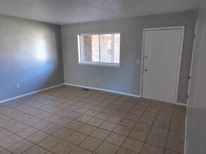 Building Photo - 301 N University Dr