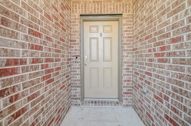 Foto del edificio - 3103 Floral Park Ct