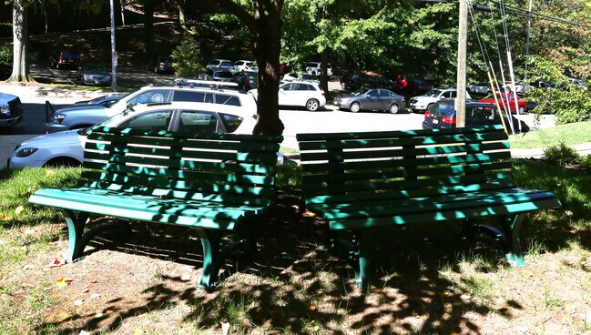 Vista frontal del patio - Nalbert Apartments