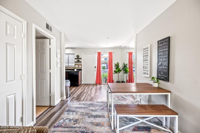 Foto del edificio - 4630 N 68th St