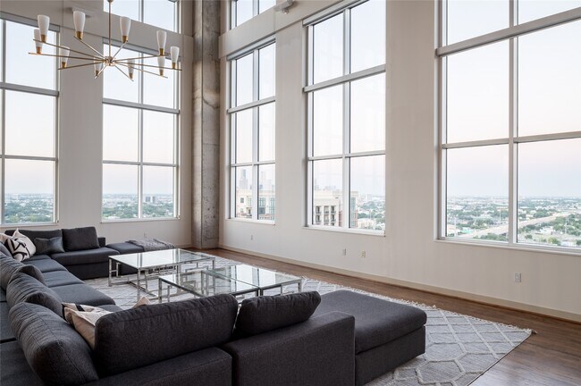 Foto del edificio - 4899 Montrose Blvd