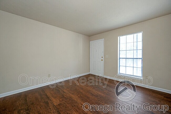 Building Photo - 1801 Carson Rd