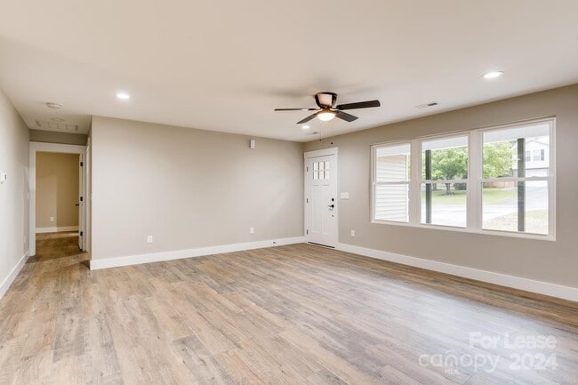 Building Photo - 705 Berkshire Dr