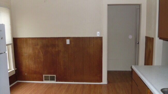 Kitchen to hall - 1720 Mount Pleasant St