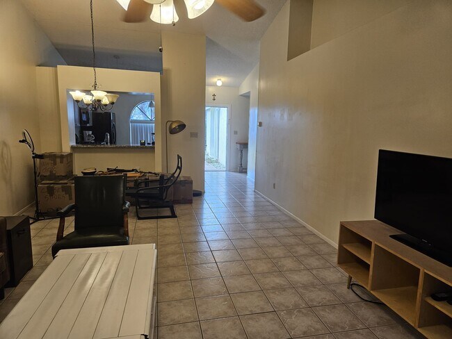 Foto del edificio - 3160 Smoke Signal Cir