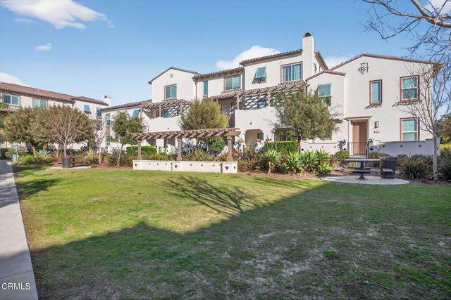 Building Photo - 374 Serra St