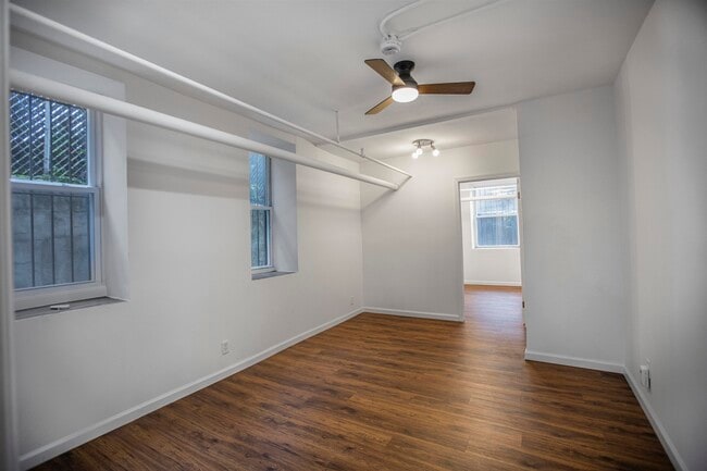 Building Photo - 7812 Hudson Ave