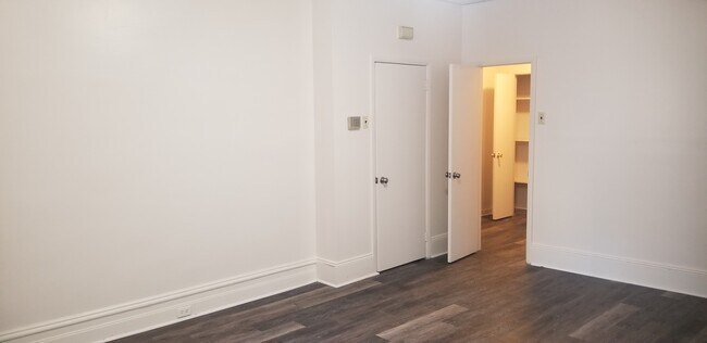 Master Bedroom with walk in closet - 60 James St