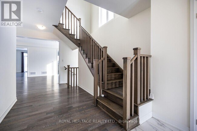 Building Photo - 289 Flavelle Wy