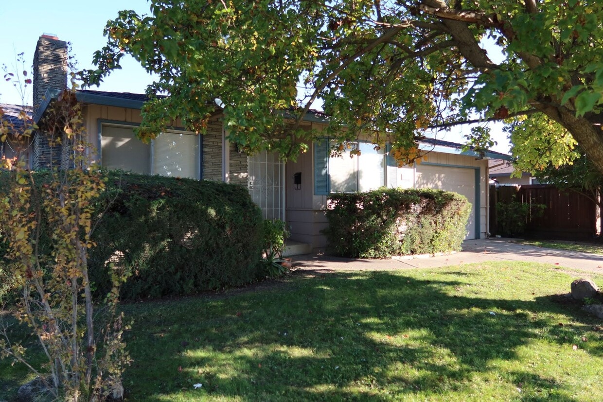 Photo - 6665 GLORIA DRIVE