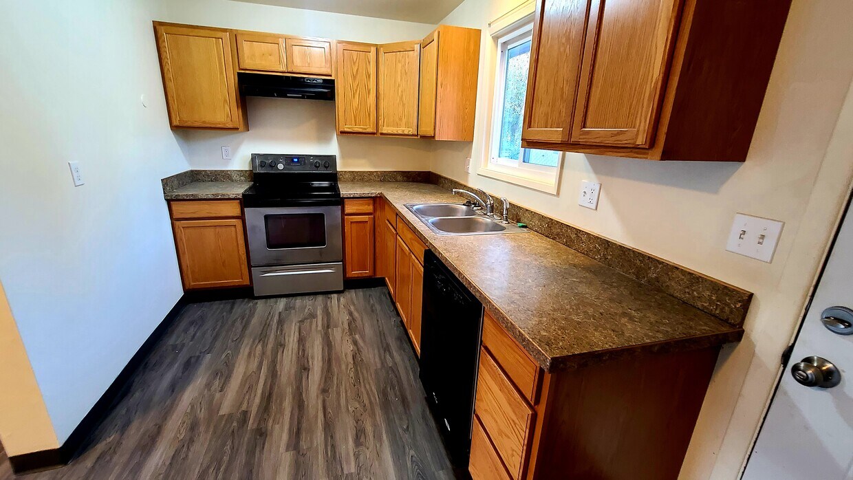 2428 White Ave Unit A, Klamath Falls, OR 97601 Apartments in Klamath