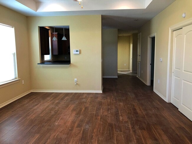 Building Photo - 2009 Cable Ave