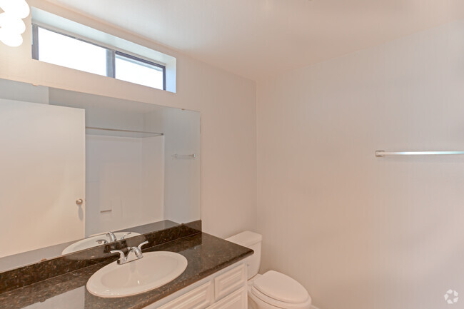 1BR,1BA- BaTHROOM - Haskell/Lake Balboa Midrise