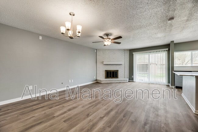 Building Photo - 1609 Whiteoak Dr