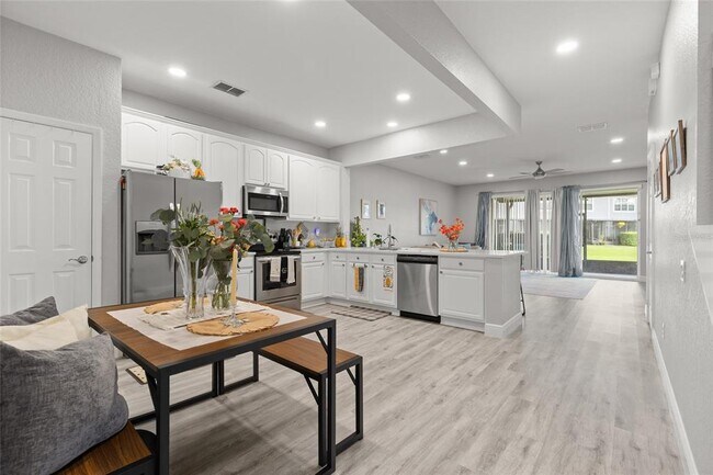 Foto del edificio - 15048 Bellinkoff Ln