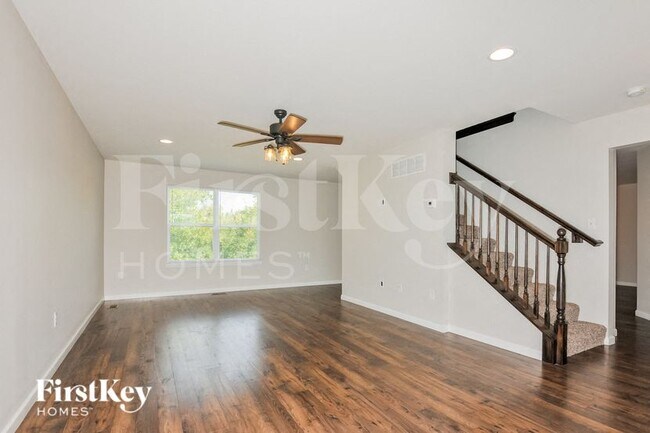 Foto del edificio - 1684 Woods Mill Dr