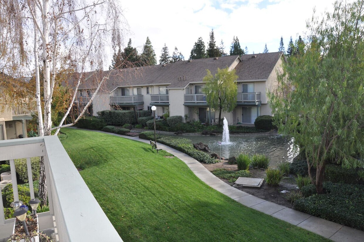 Primary Photo - 2/2 with private balcony w/ AC & Complex Pool