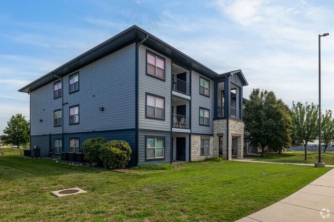 Building Photo - Inwood Crossings