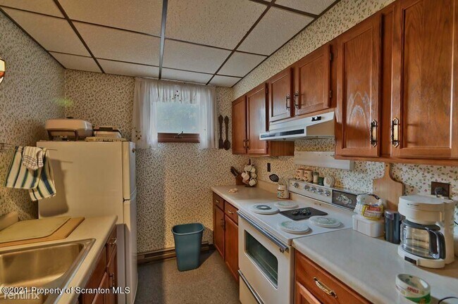 Building Photo - 4 br, 2 bath House - 1036 Ridge Ave