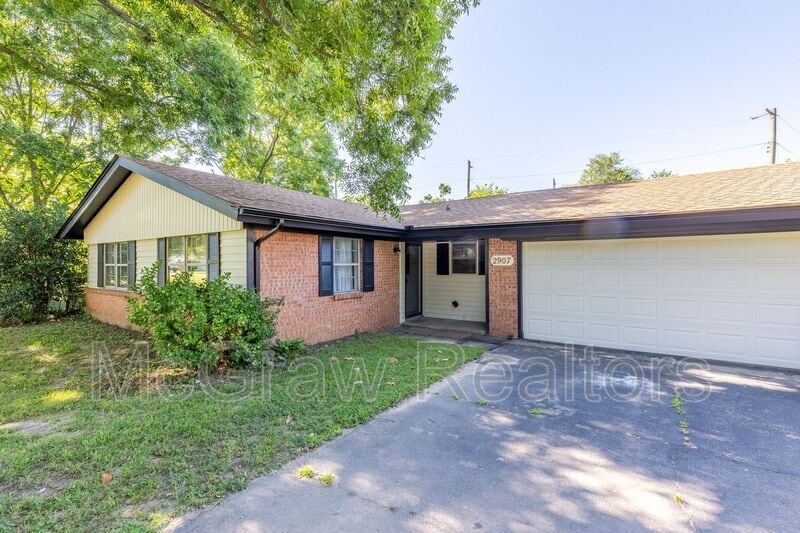 2907 E 12th St, Ada, OK 74820 House Rental in Ada, OK